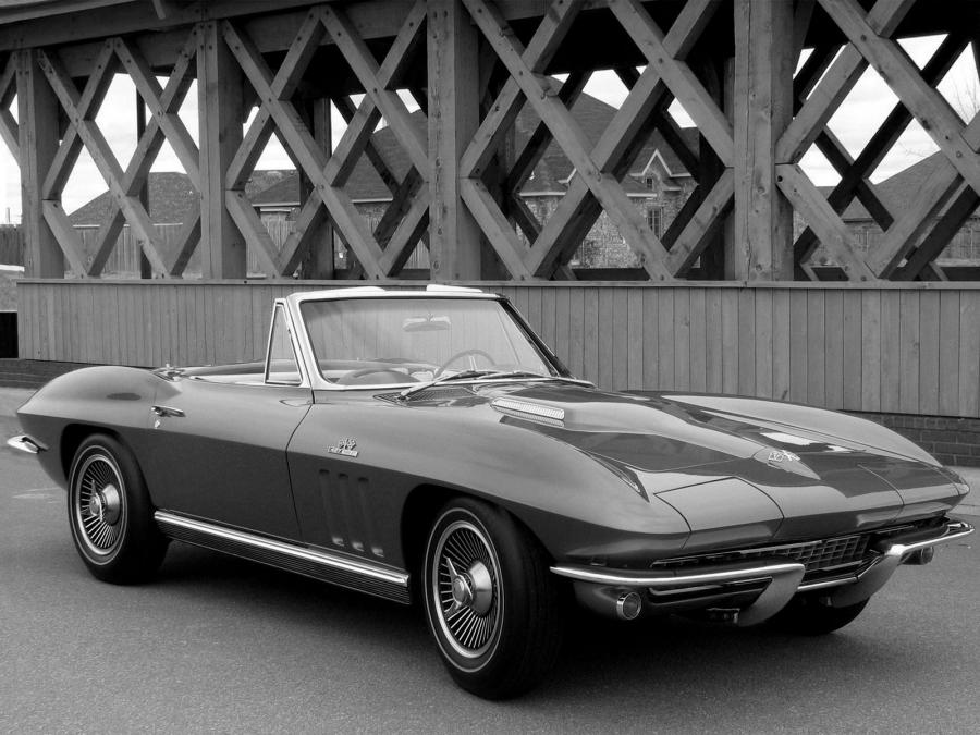  Chevrolet Corvette Stingray 427 Convertible 1966 года  (фото 8 из 8)